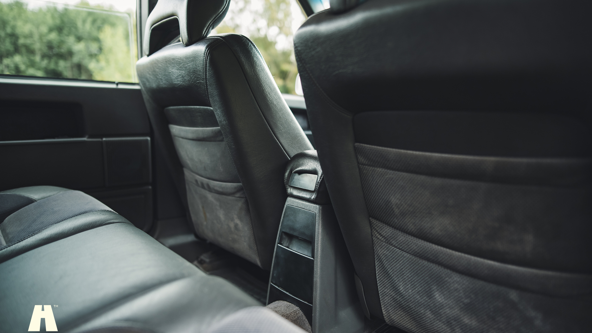 Interior image of 1997 Volvo 945 