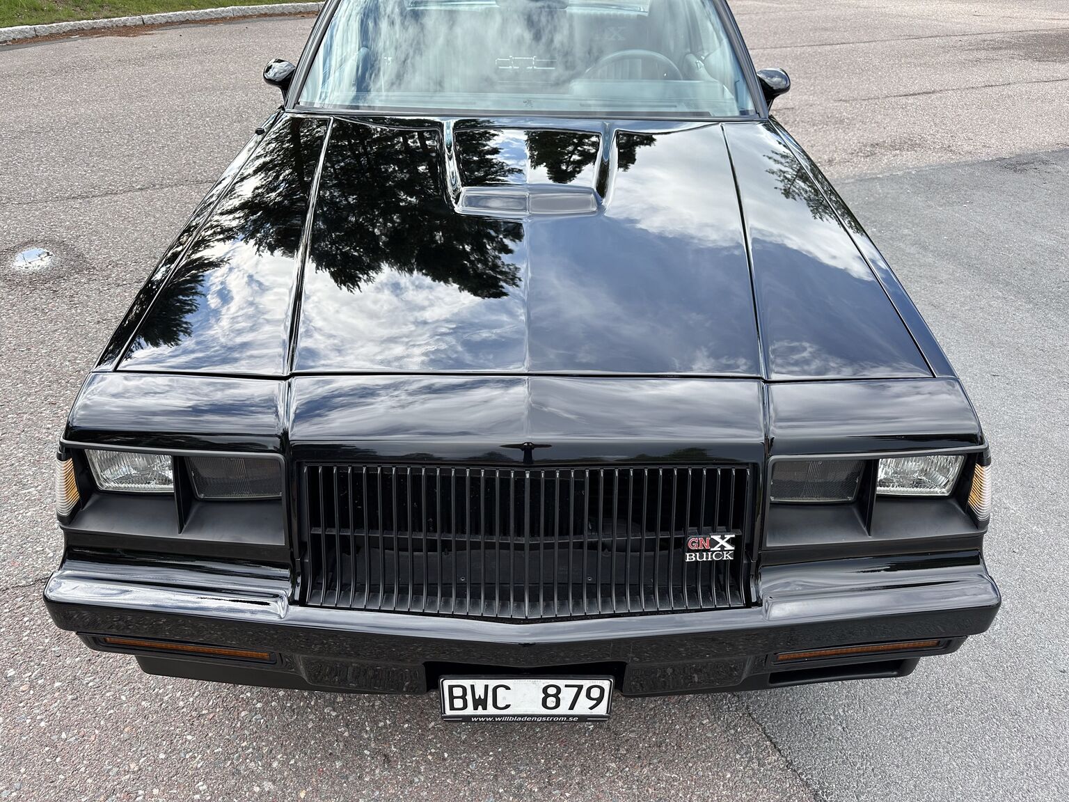 Exterior image of 1987 Buick Grand National "GNX" (61)