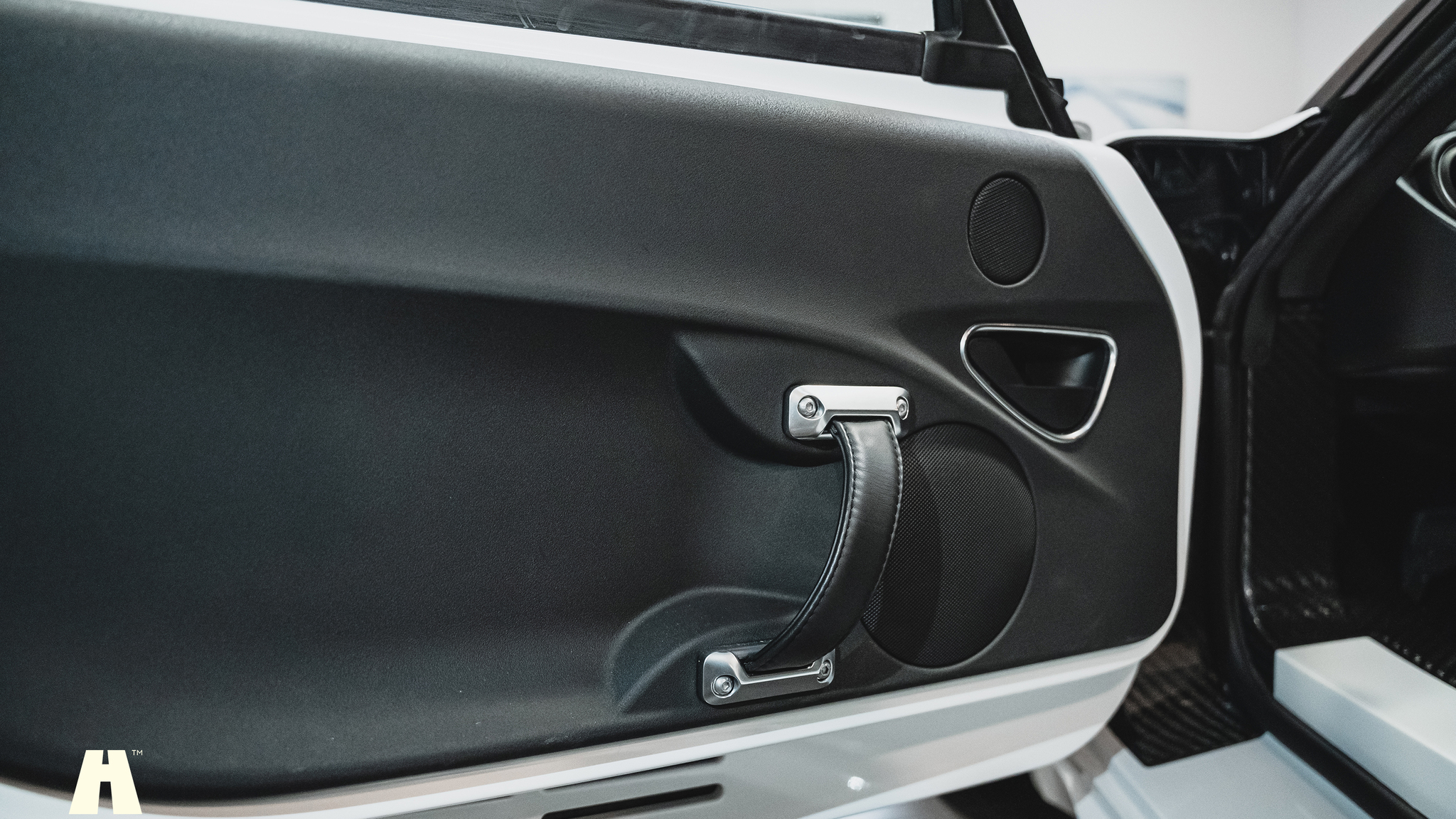 Interior image of 2016 Alfa Romeo 4C (14)