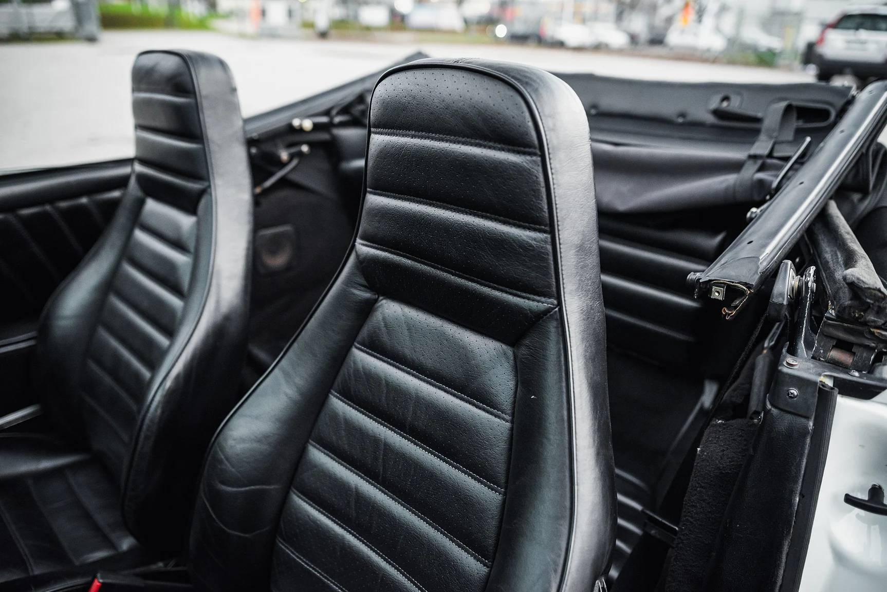 Interior image of 1983 Porsche 911 SC (19)