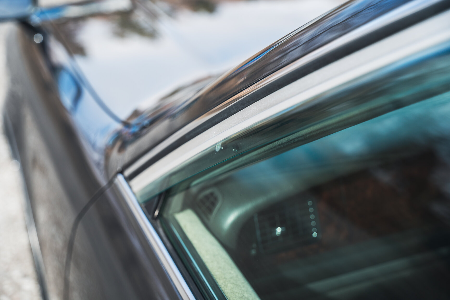 Exterior image of 2000 Toyota Century