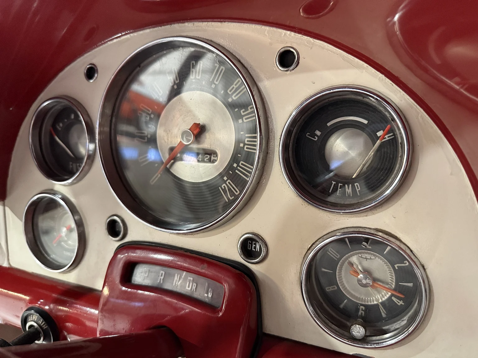 Innenraumfoto von 1956 Ford Fairlane Sunliner V8 5.1 (28)