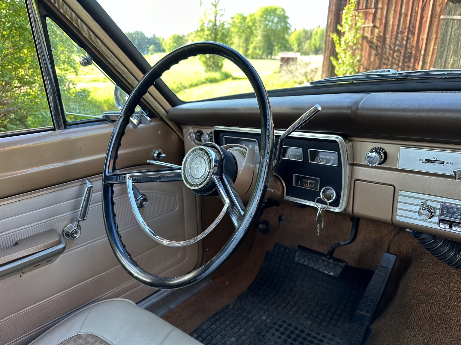 Interiörbild 1966 Plymouth Valiant 100 2-door Sedan