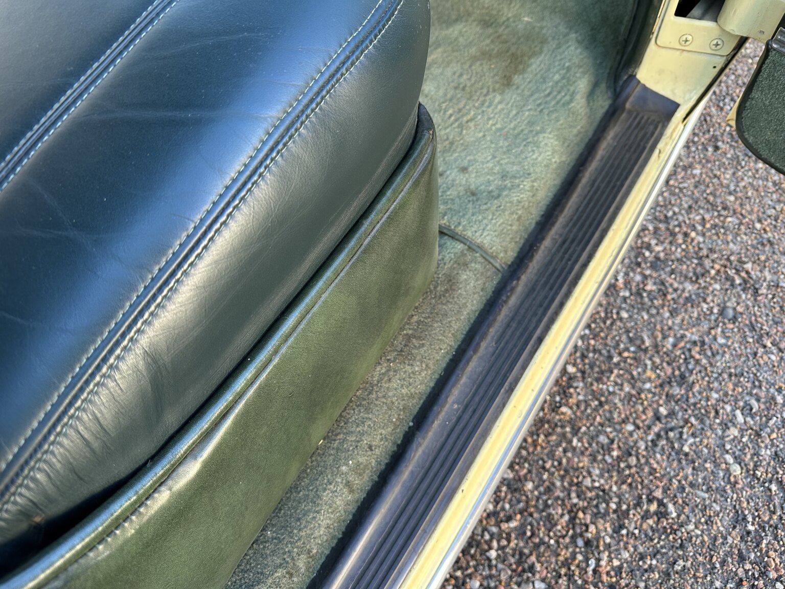 Interior image of 1950 Chrysler Windsor Convertible (30)