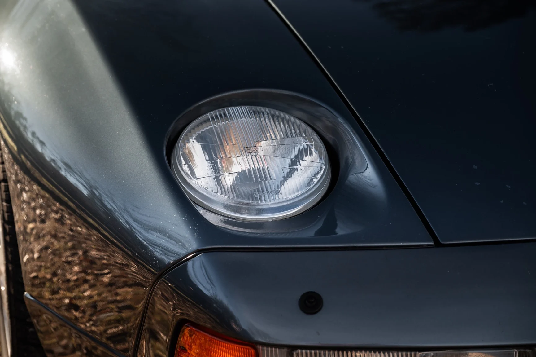 Exterior image of 1988 Porsche 928 S4 (57)