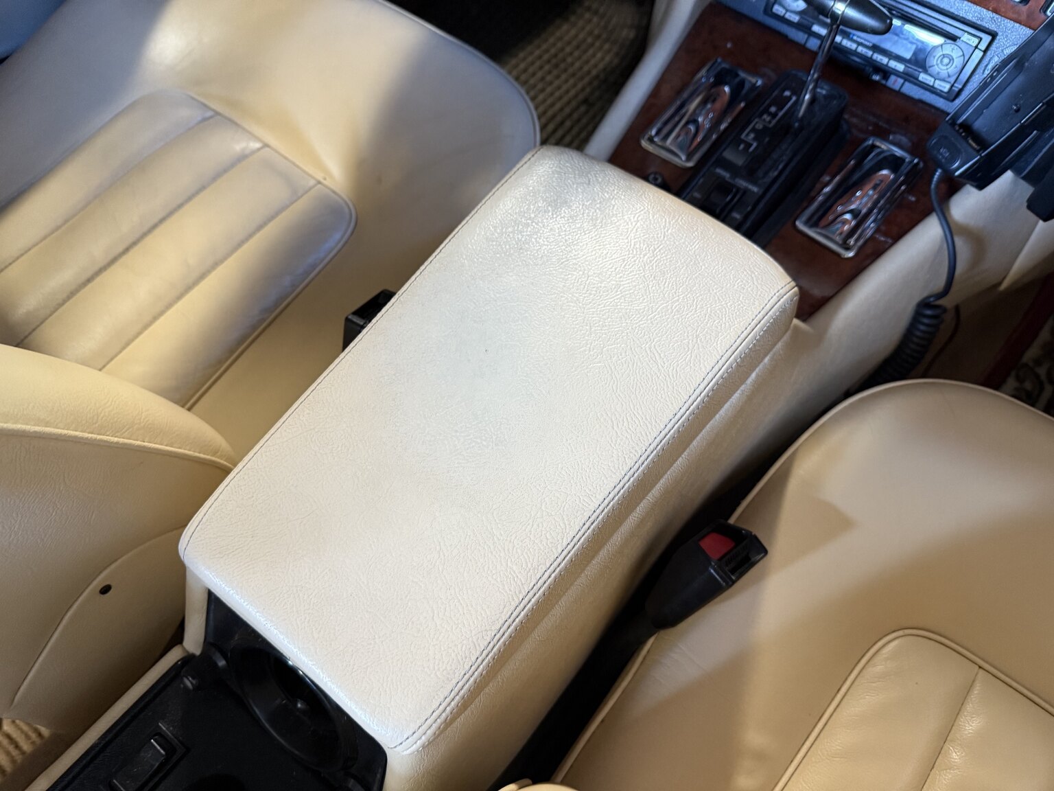Interior image of 1990 Jaguar Daimler Double six
