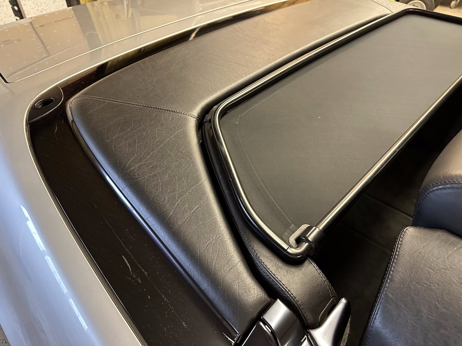 Exteriörbild på 1993 Mercedes-Benz SL 320