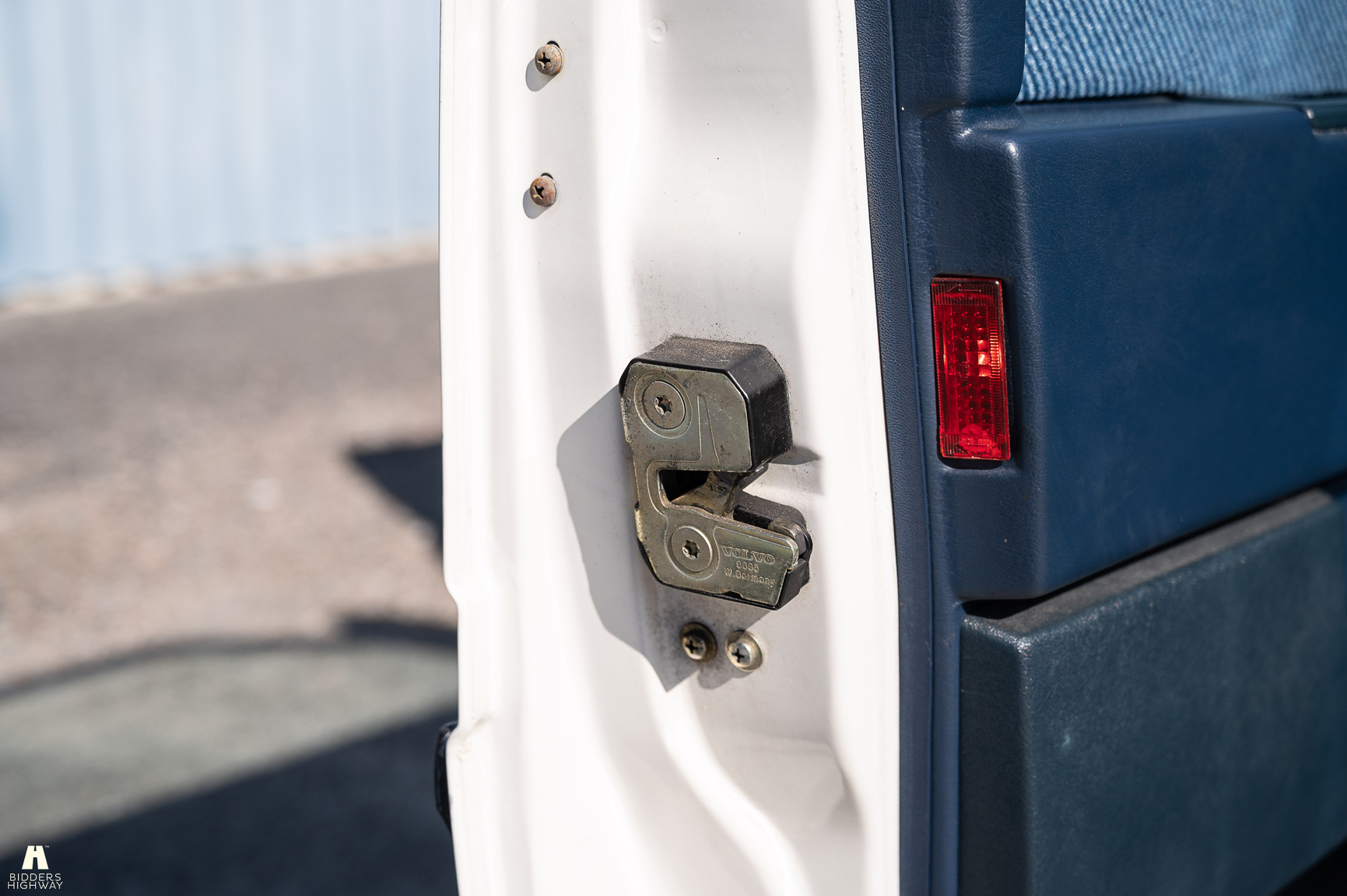 Interior image of 1988 Volvo 740 GL (37)