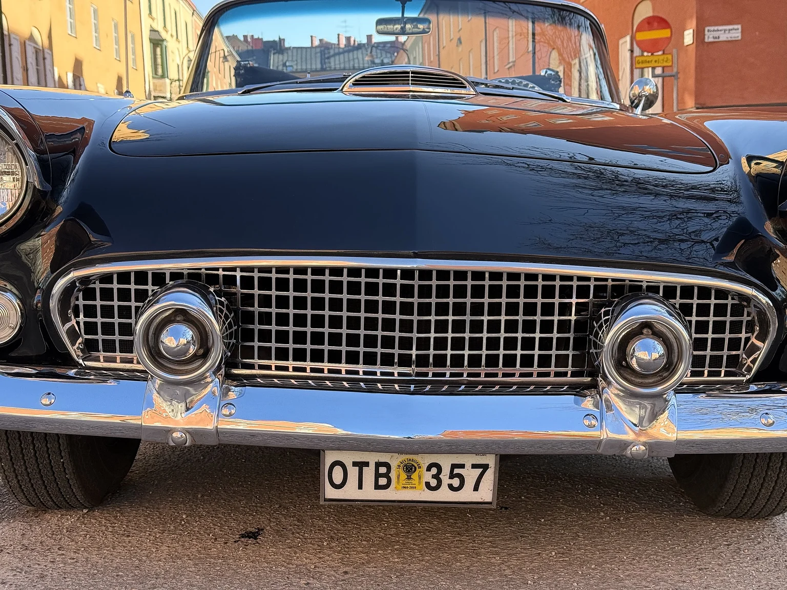 Exterior image of 1955 Ford Thunderbird (34)