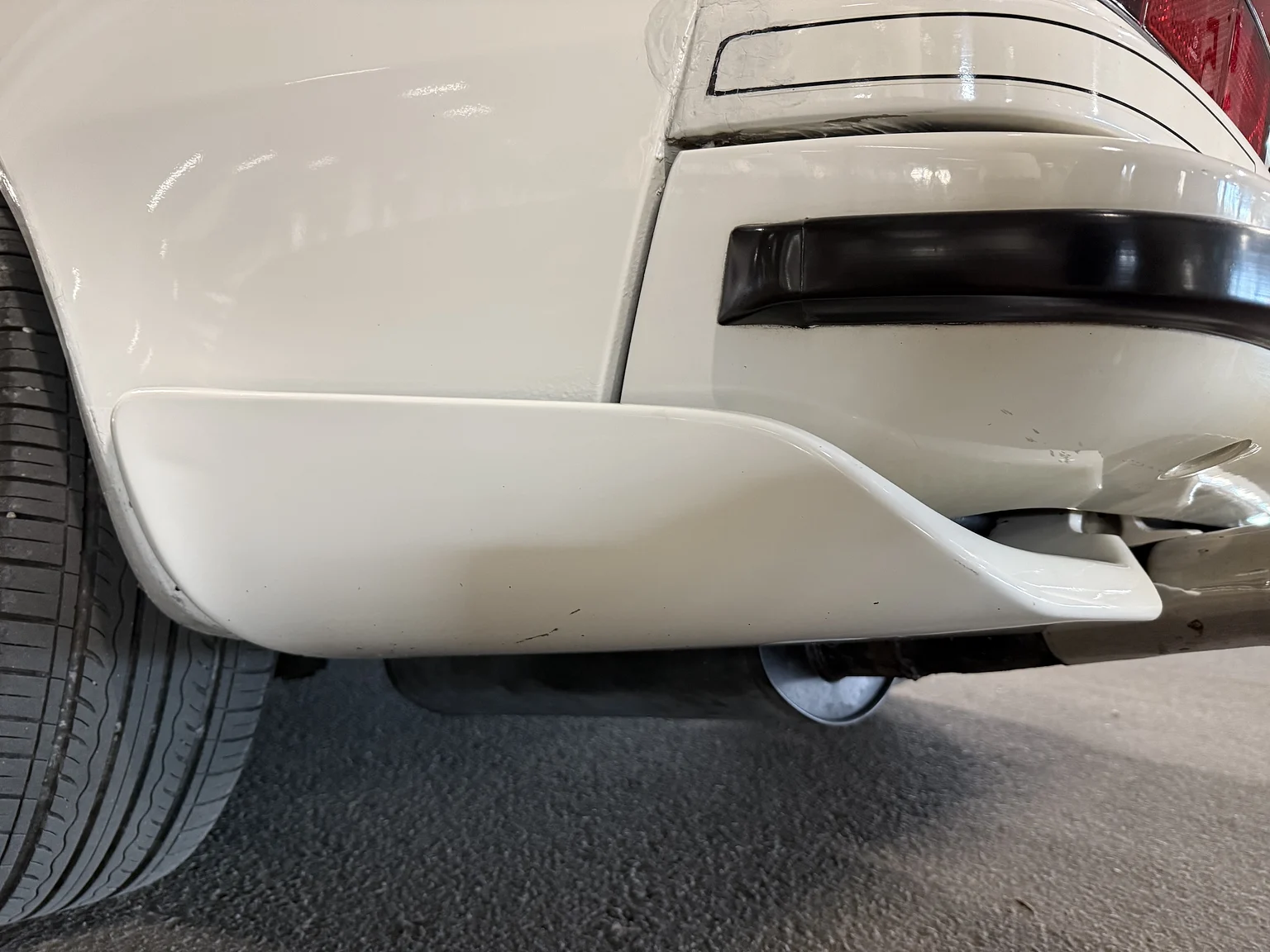 Exteriörbild på 1984 PORSCHE 944 Targa (72)