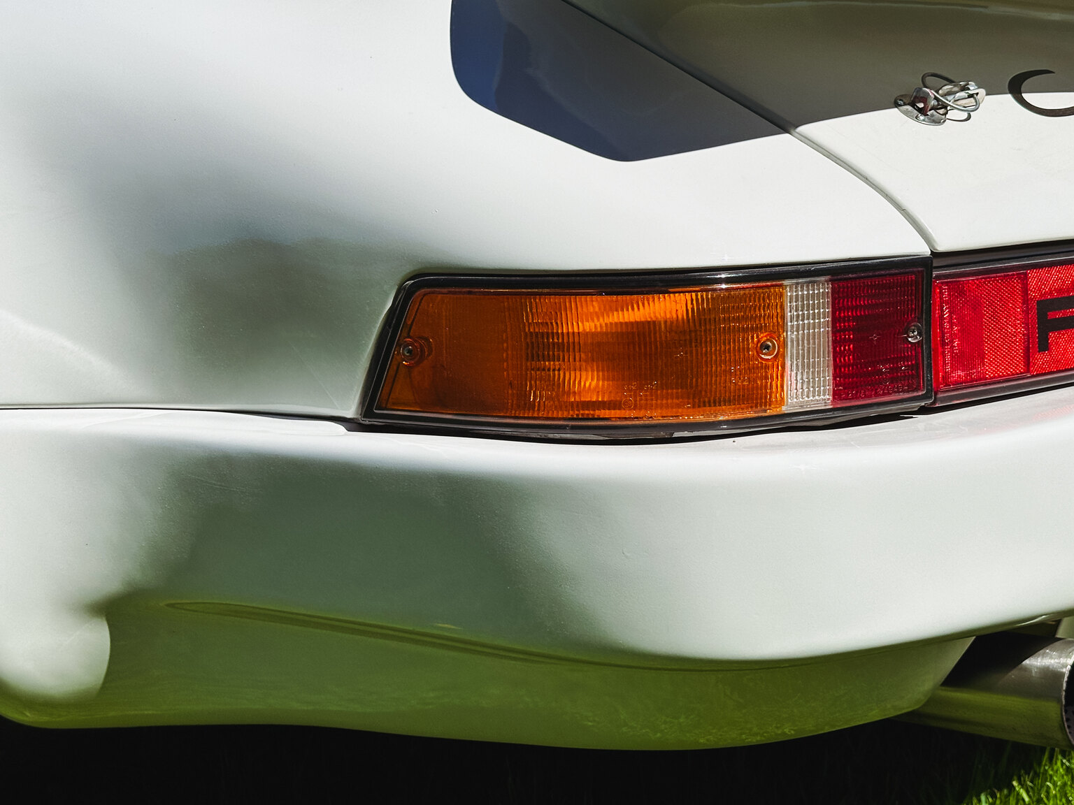 Exteriörbild på 1971 Porsche 911 RSR Tribute