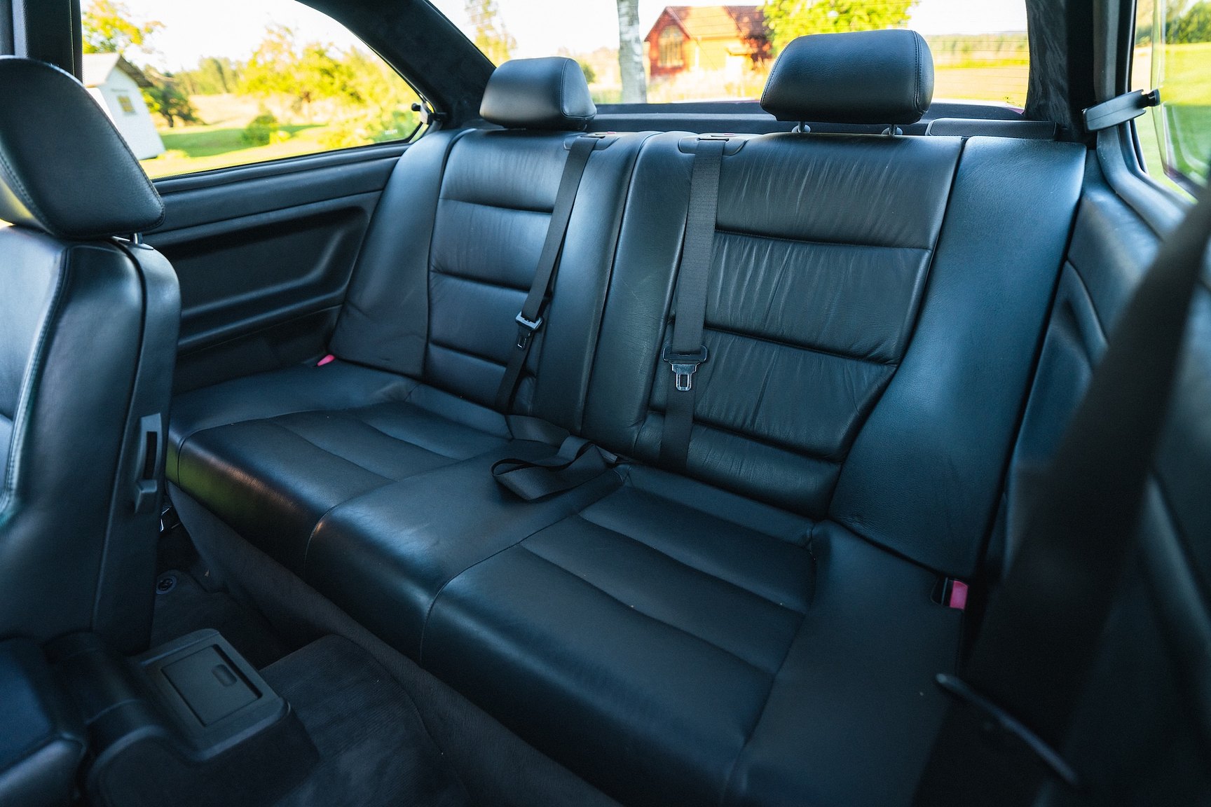 Interior image of 1992 BMW 325i Coupé "No Reserve Auction"