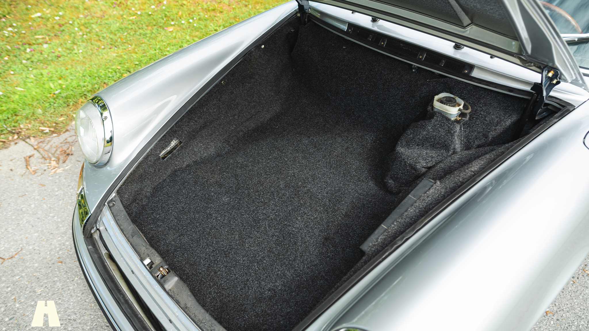 Interior image of 1981 Porsche 911 SC Backdate
