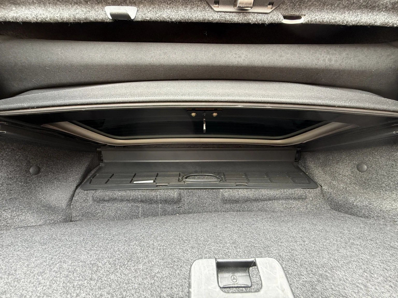 Interior image of 2001 MERCEDES-BENZ CLK 230 Kompressor Cabriolet (70)