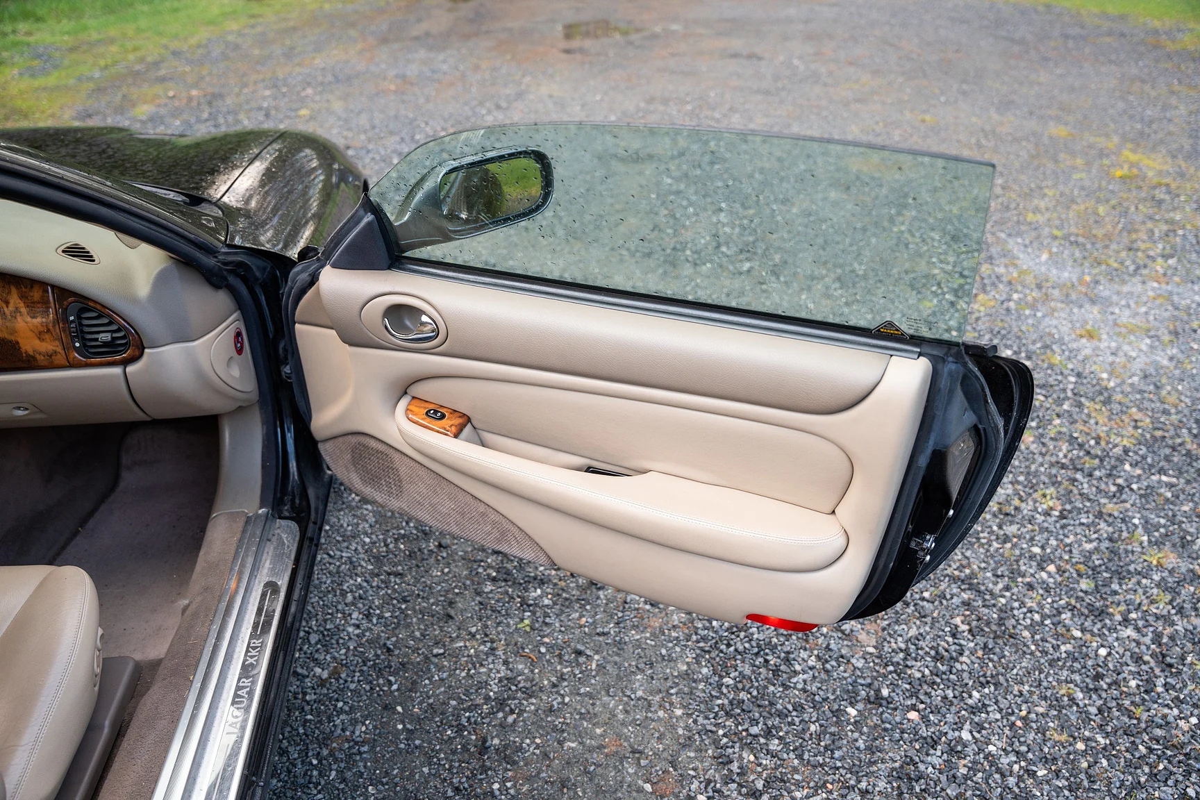 Innenraumfoto von 1999 Jaguar XKR - NO RESERVE (7)
