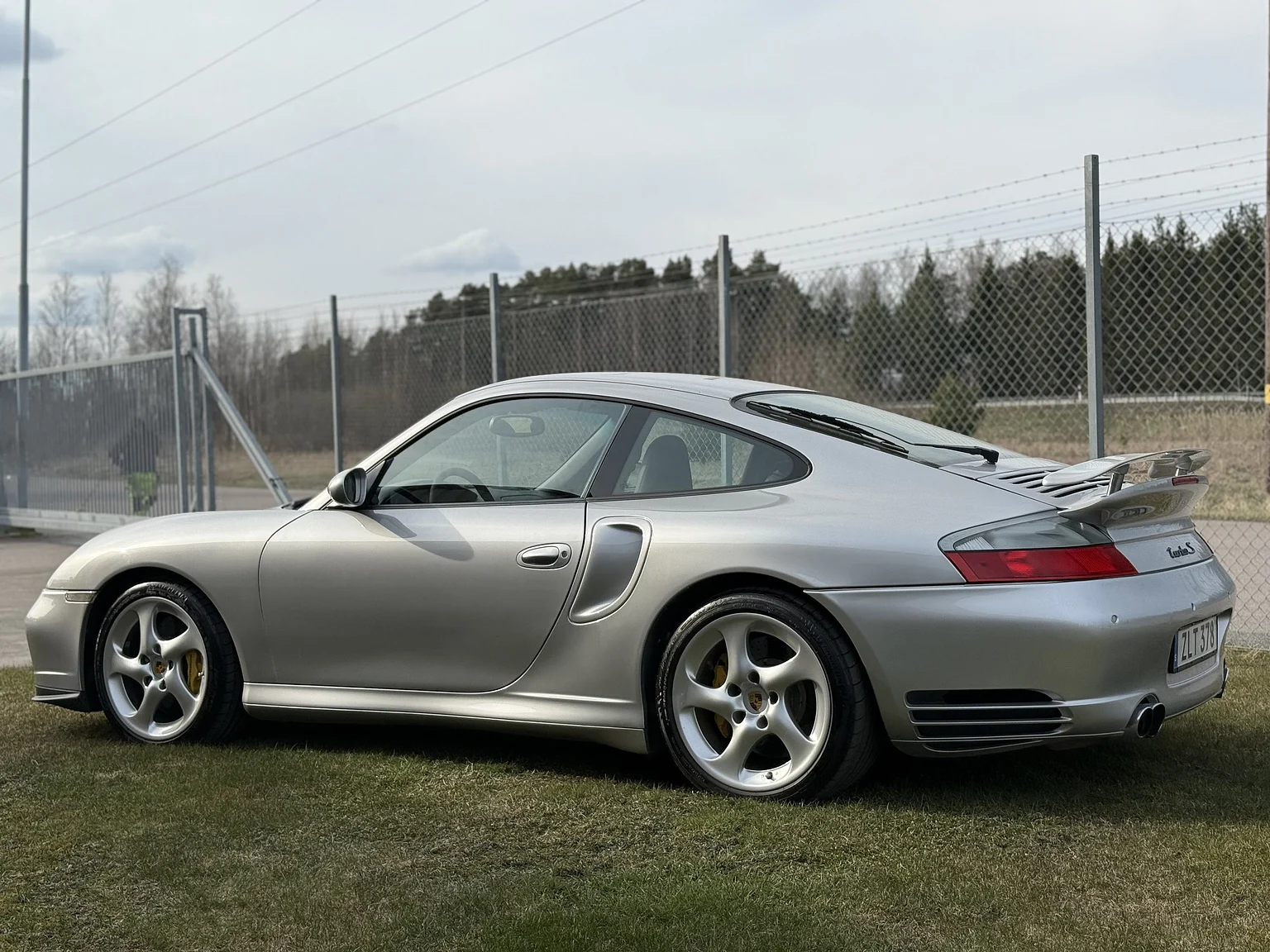 Aussenfoto 2005 Porsche 996 Turbo S (9)