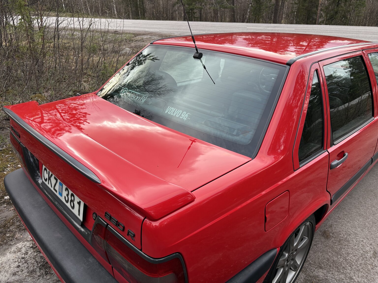 Exterior image of 1996 Volvo 850 R