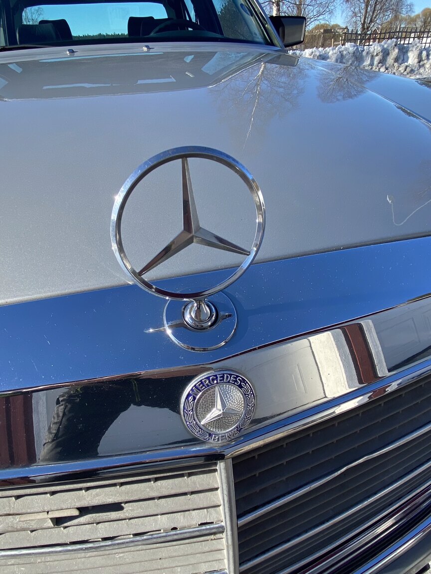 Exteriörbild på 1988 Mercedes-Benz 300 SE
