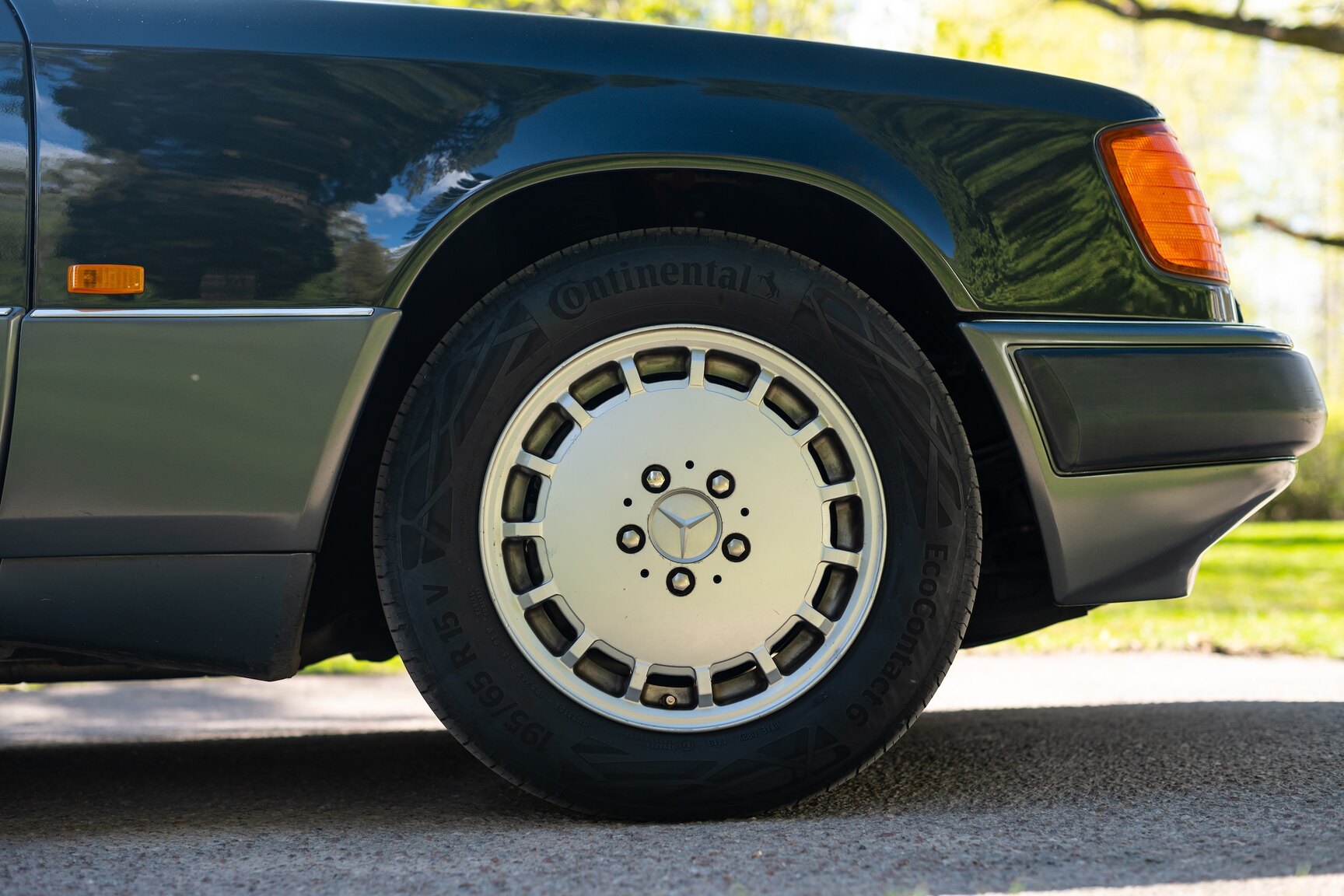 Exterior image of 1993 Mercedes-Benz 400 E