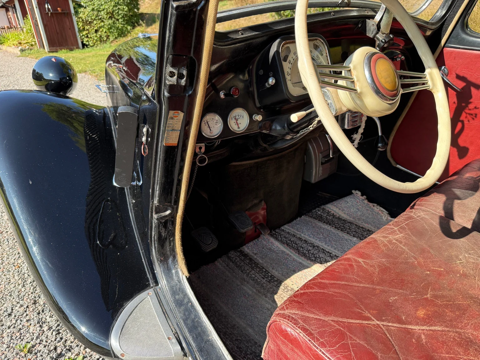 Interior image of 1951 Citroën CV 11  Sedan  (2)