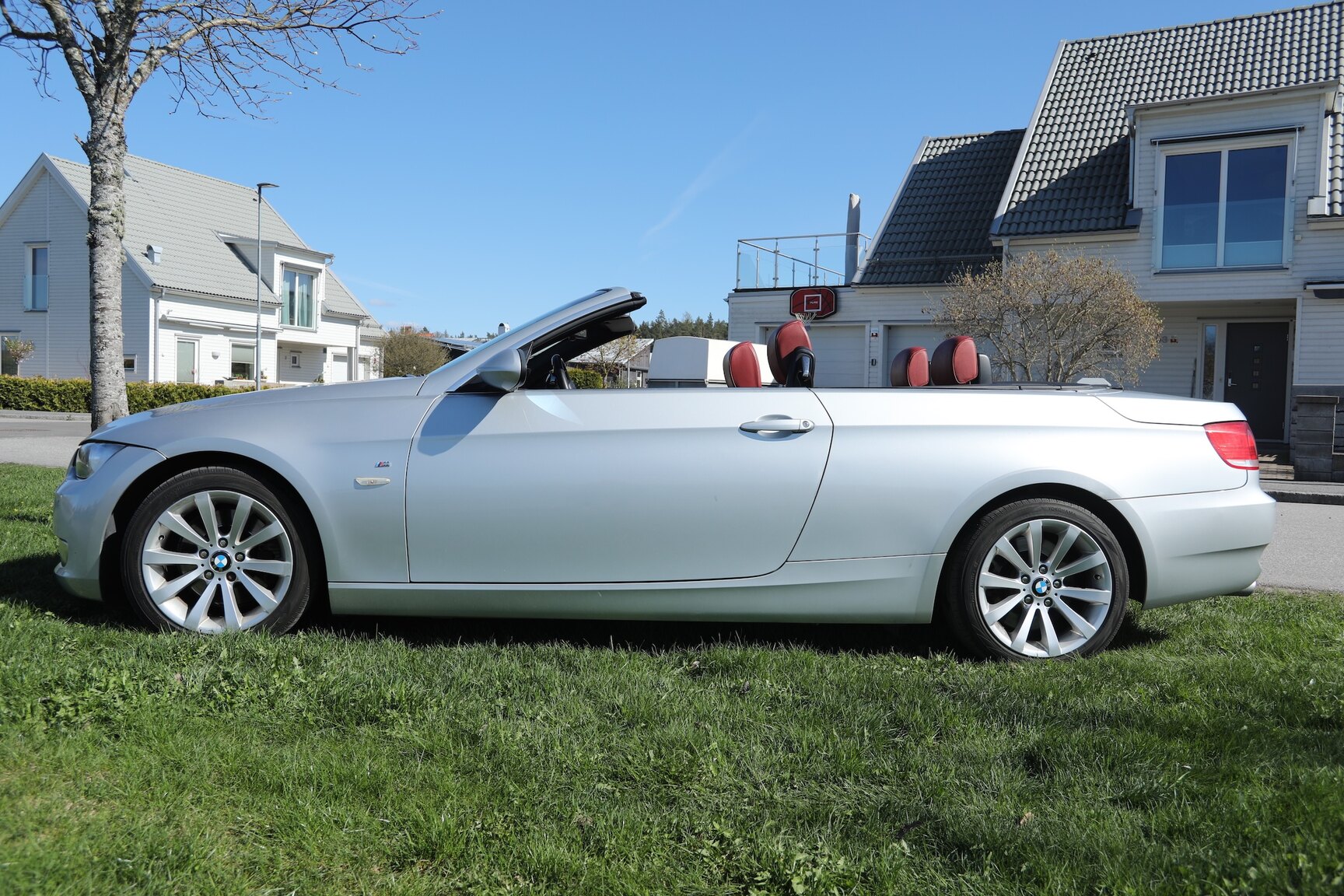 Exteriörbild på 2008 BMW 325D Cabriolet