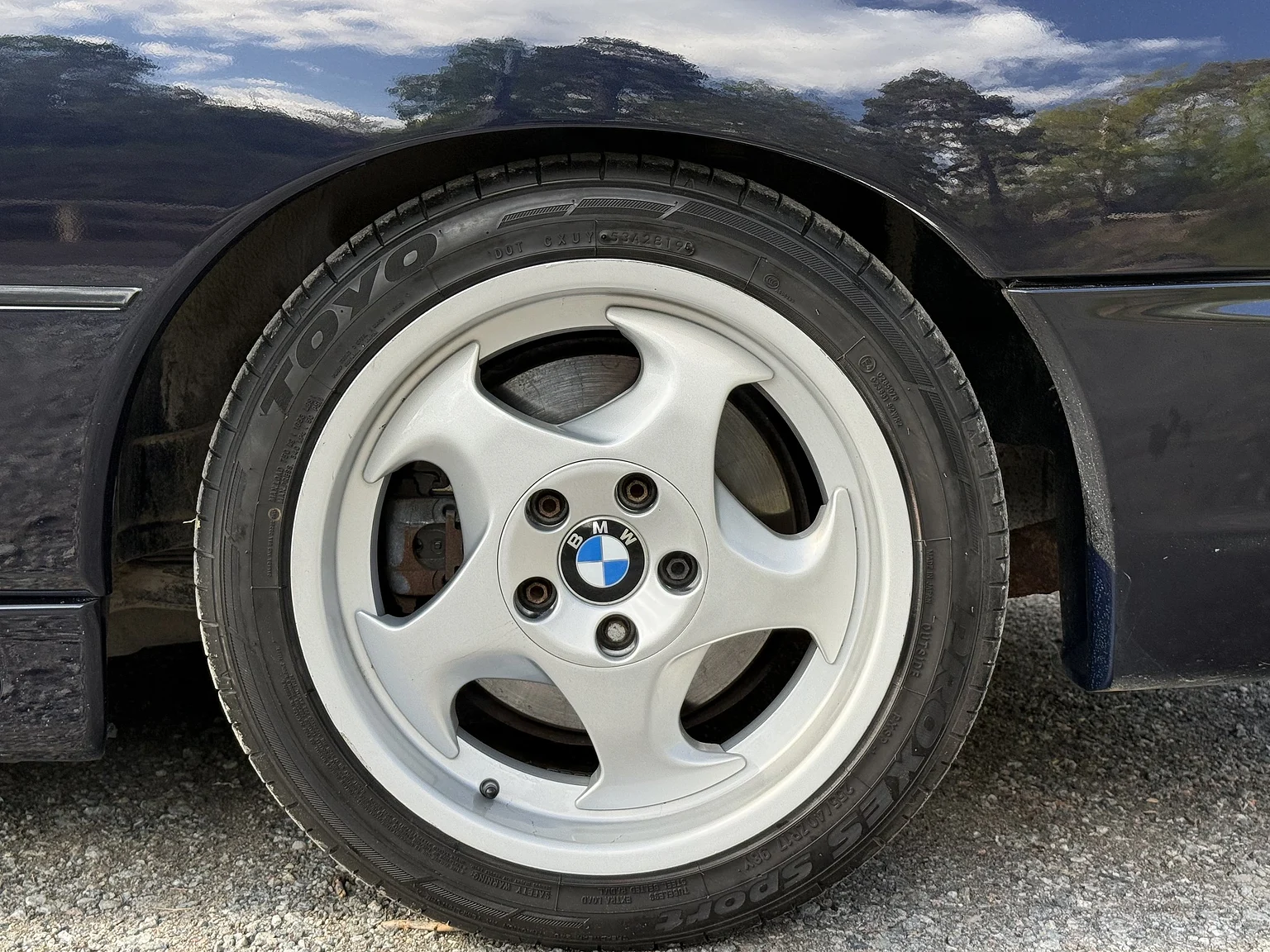 Exteriörbild på 1994 BMW 840Ci (26)