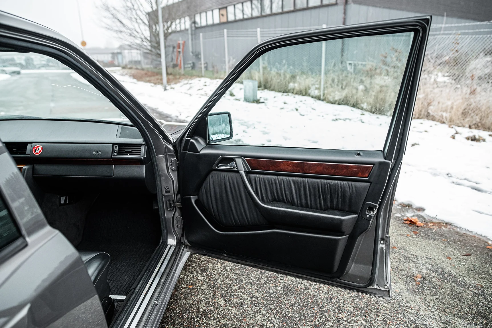 Interior image of 1993 Mercedes-Benz E 320 "AMG" (18)