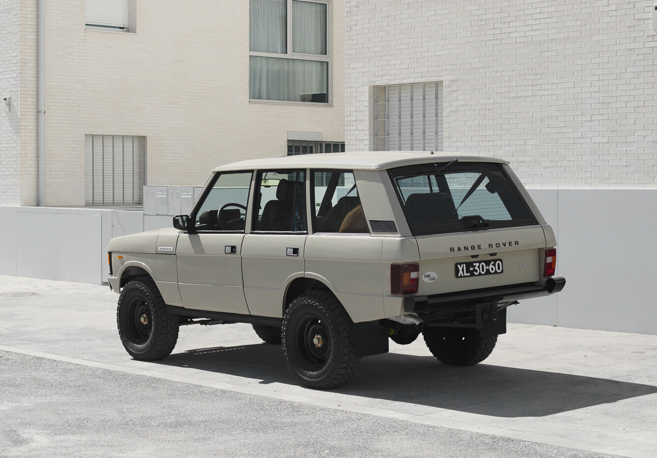 Exteriörbild på 1991 Range Rover Restomod