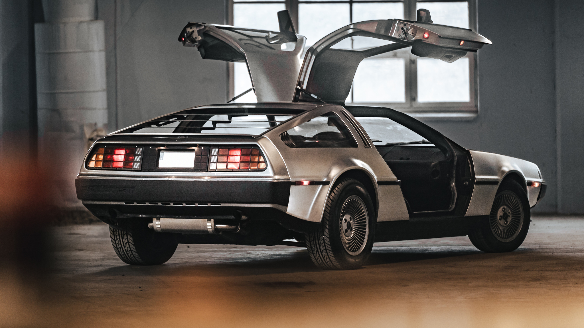 Exteriörbild på 1981 DMC DeLorean 