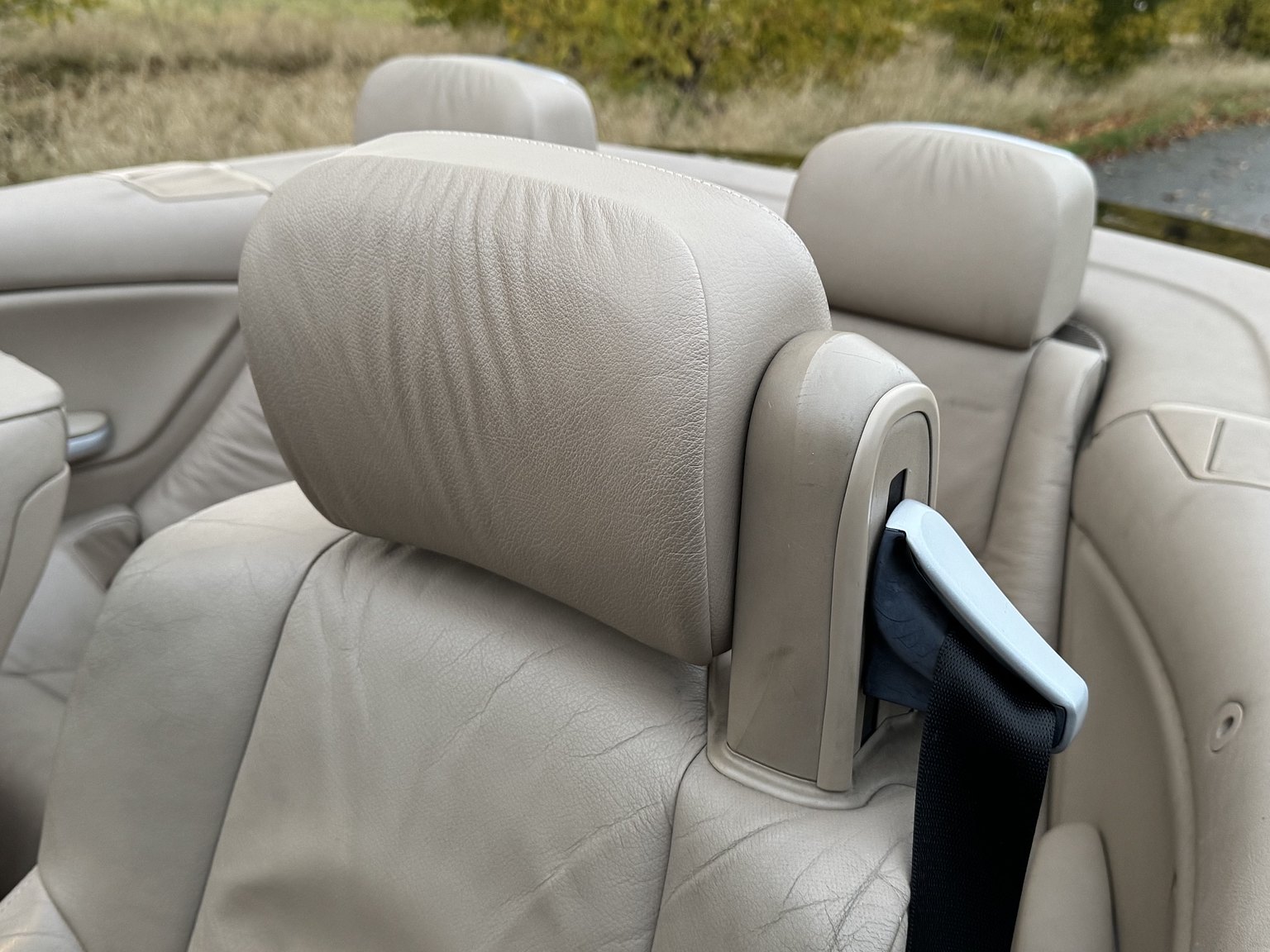 Interior image of 2001 BMW 325IA CAB