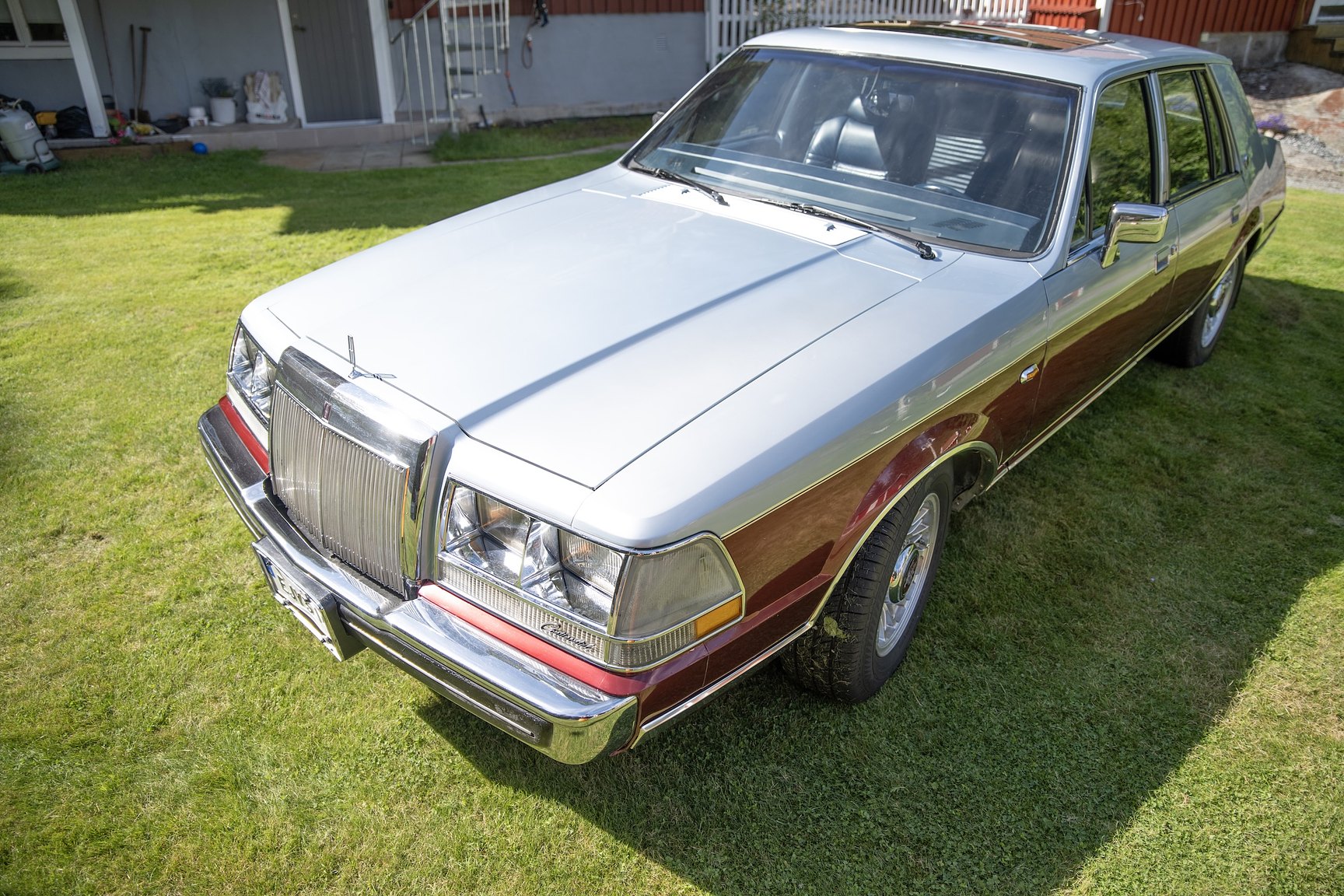 Exteriörbild på 1985 Lincoln Continental 5.0 V8 EFI