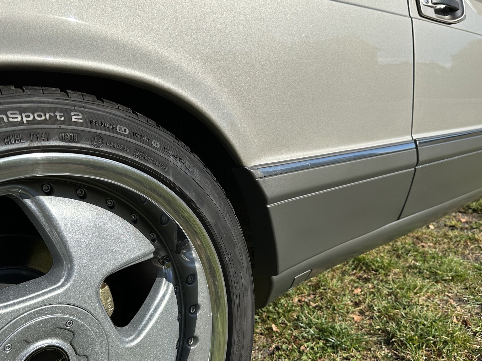 Aussenfoto 1986 Mercedes-Benz 500 SEC (57)