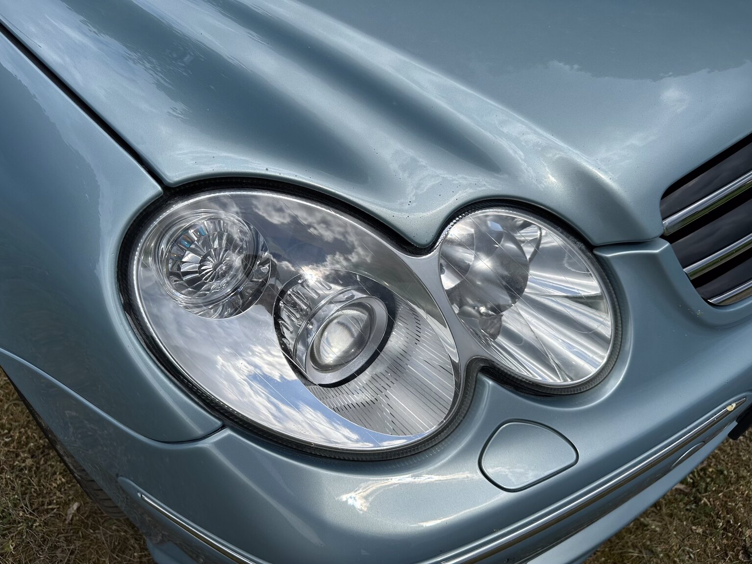 Exteriörbild på 2003 Mercedes CLK 500