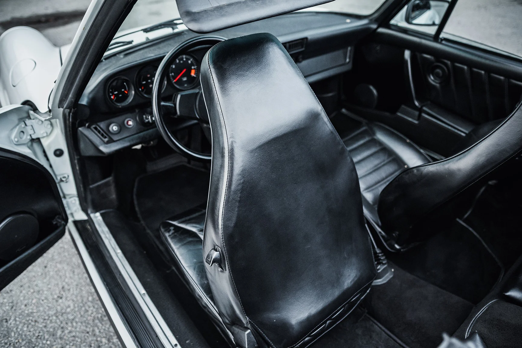 Innenraumfoto von 1983 Porsche 911 SC (48)