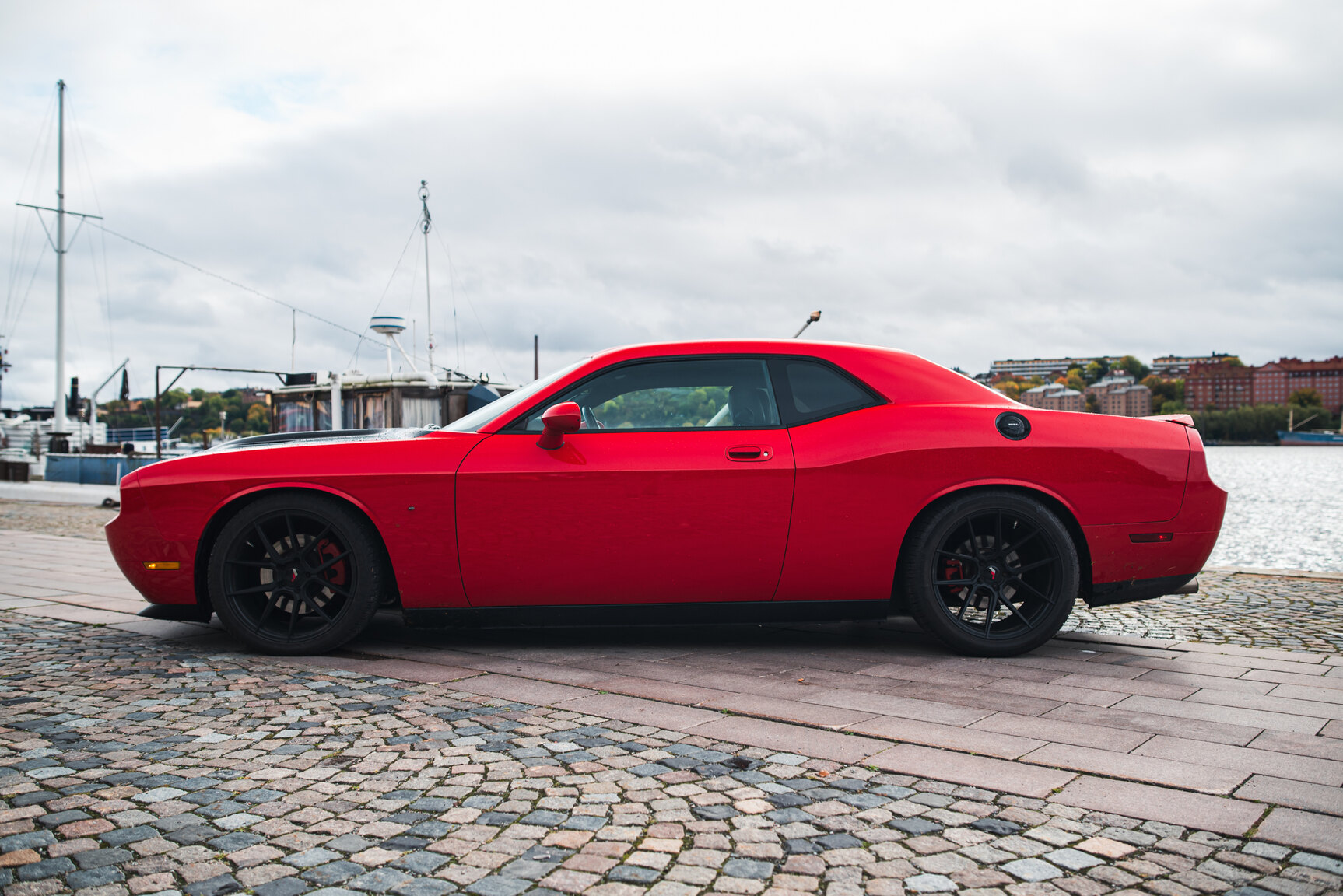Exterior image of 2010 Dodge Challenger 5.7 V8 HEMI Manuell