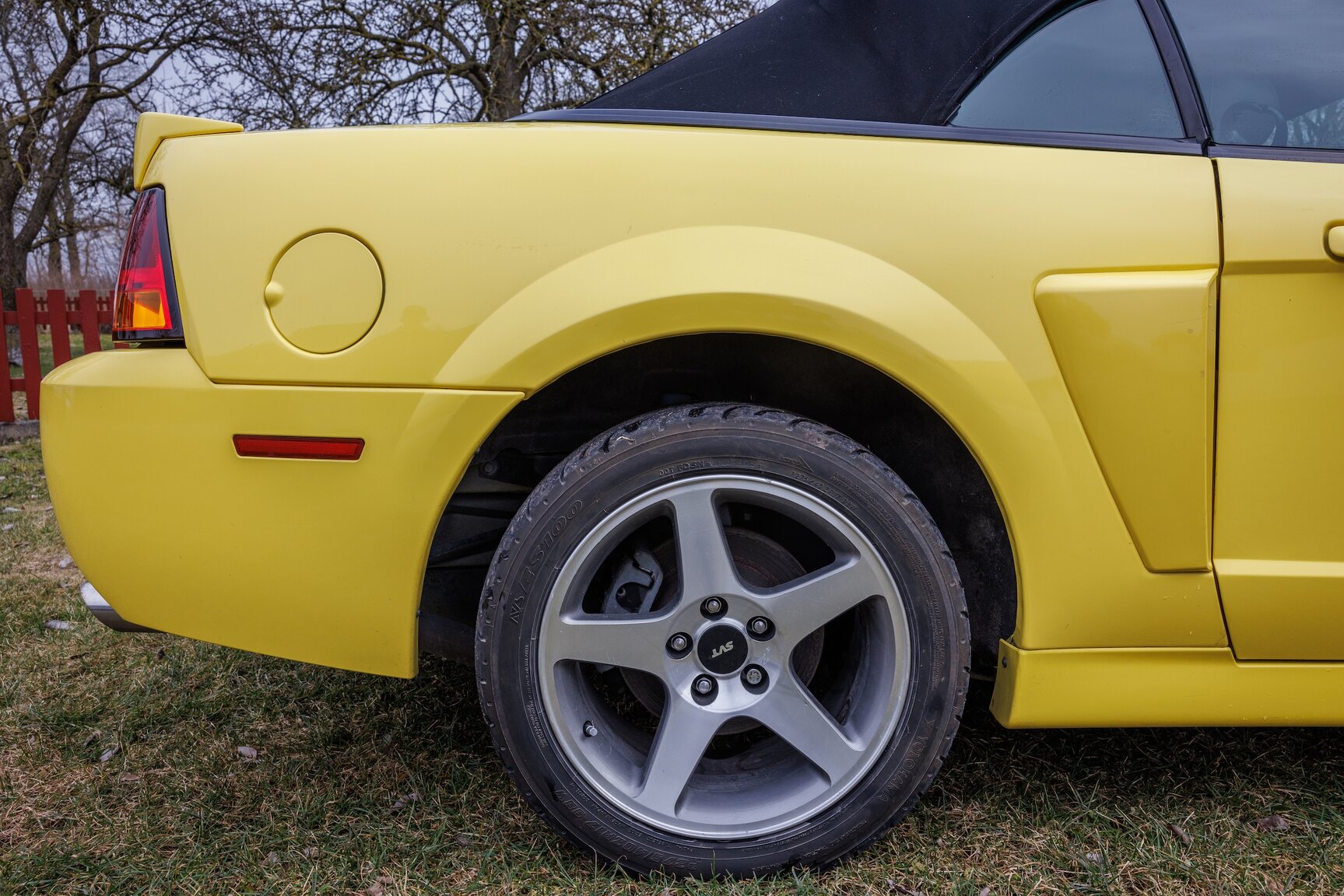 Exteriörbild på 2003 Ford Mustang SVT Cobra