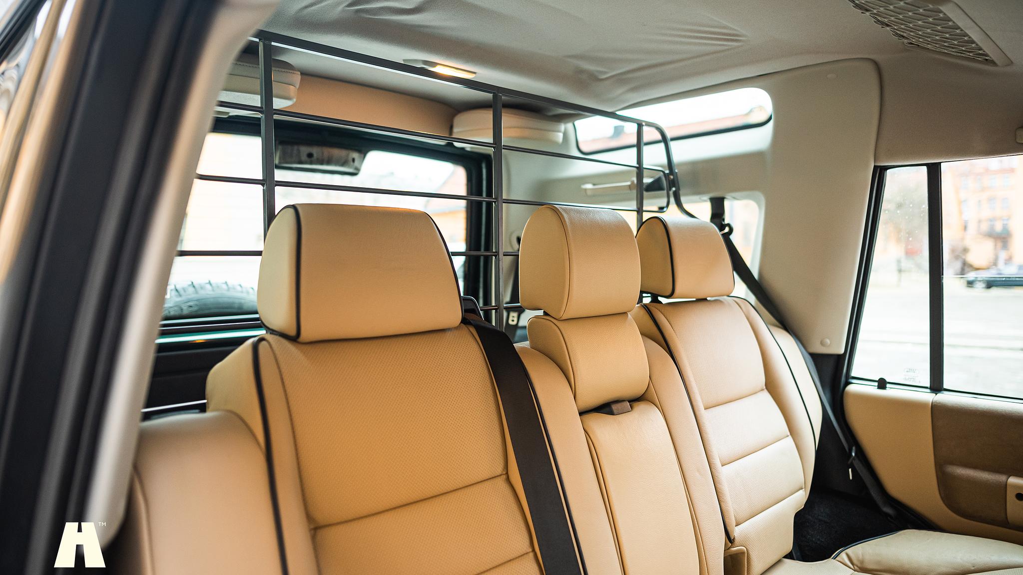 Interior image of 2003 Land Rover Discovery II, 2003