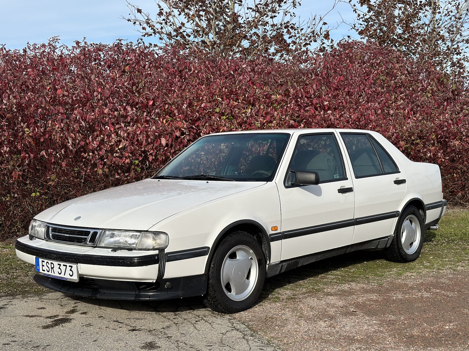 Exterior image of 1996 SAAB 9000