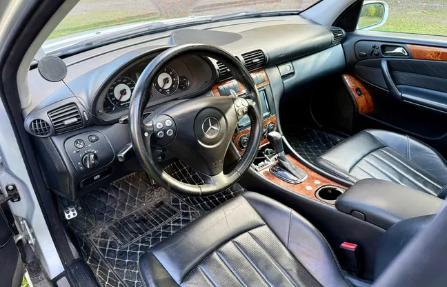 2006 Mercedes-Benz C 55 AMG – Interior