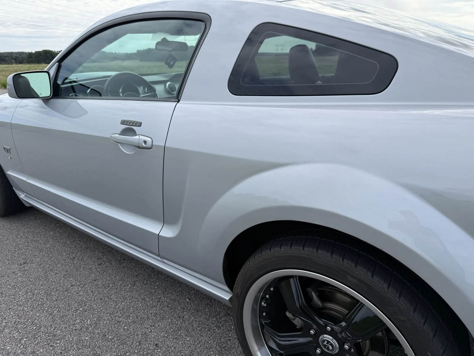 Exteriörbild på 2006 Ford Mustang GT (38)