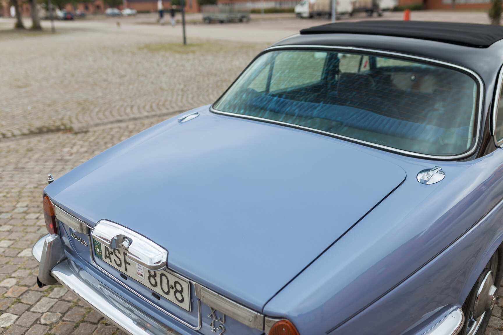 Exteriörbild på 1975 JAGUAR XJ6  (25)