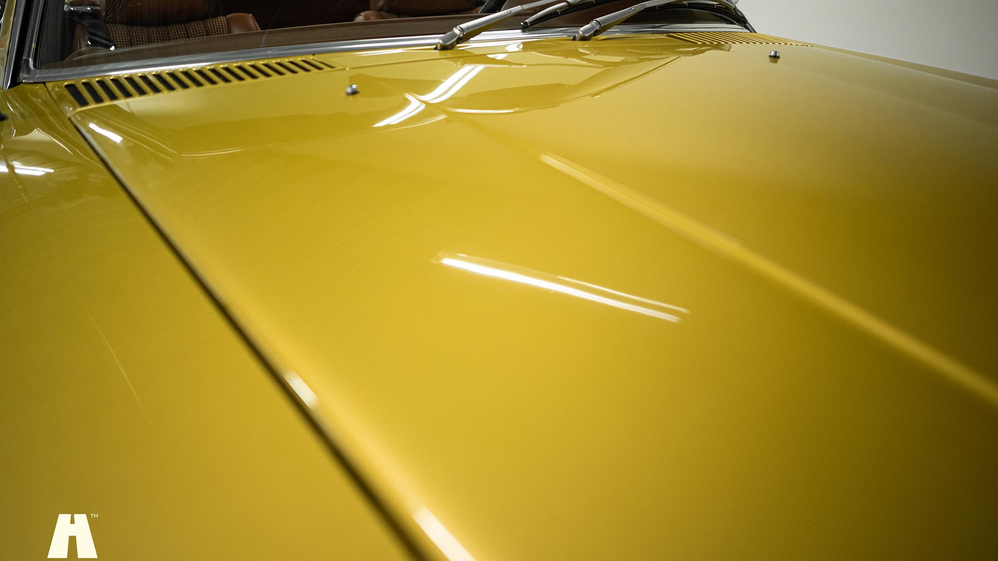 Exteriörbild på 1975 Mercedes SL 350