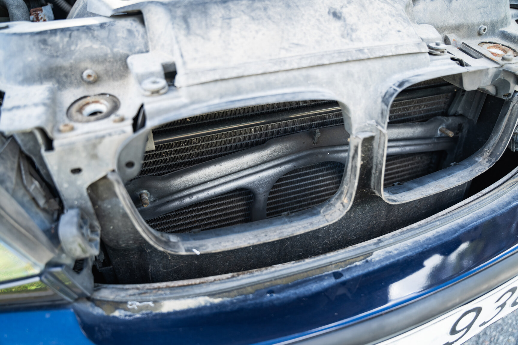 Image of 2003 BMW 320i Touring mechanics