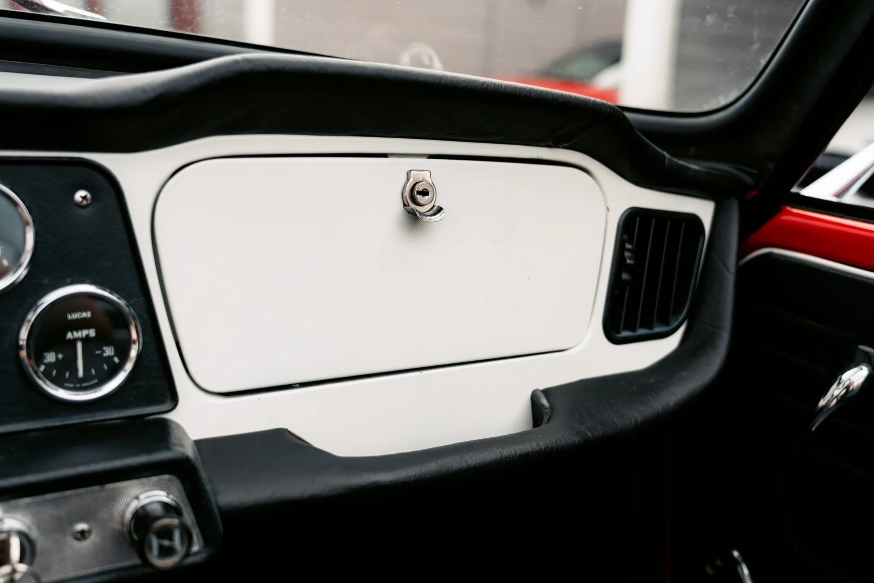 Interior image of 1963 Triumph TR4 (19)