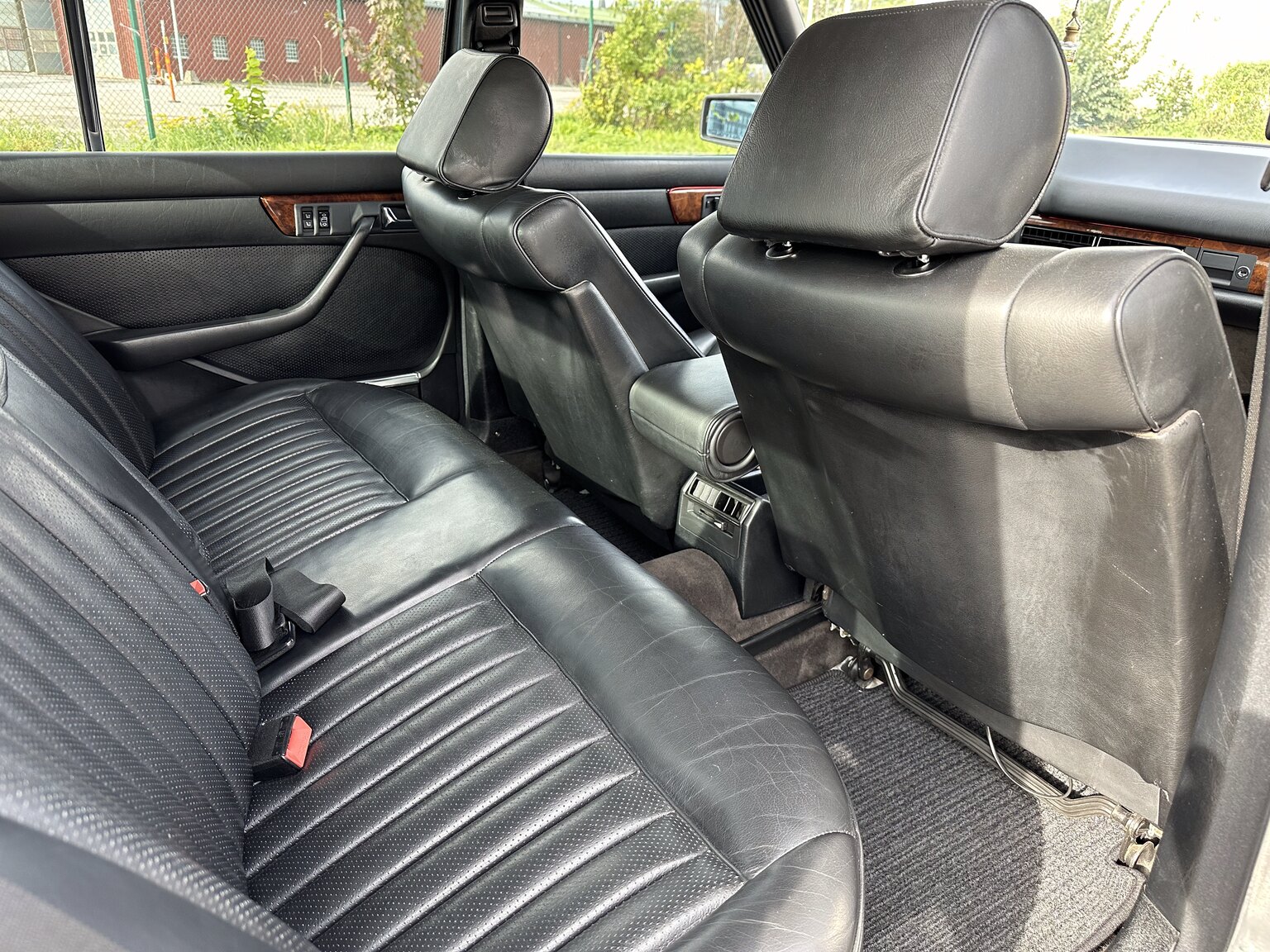 Interiörbild 1987 Mercedes 300 SE