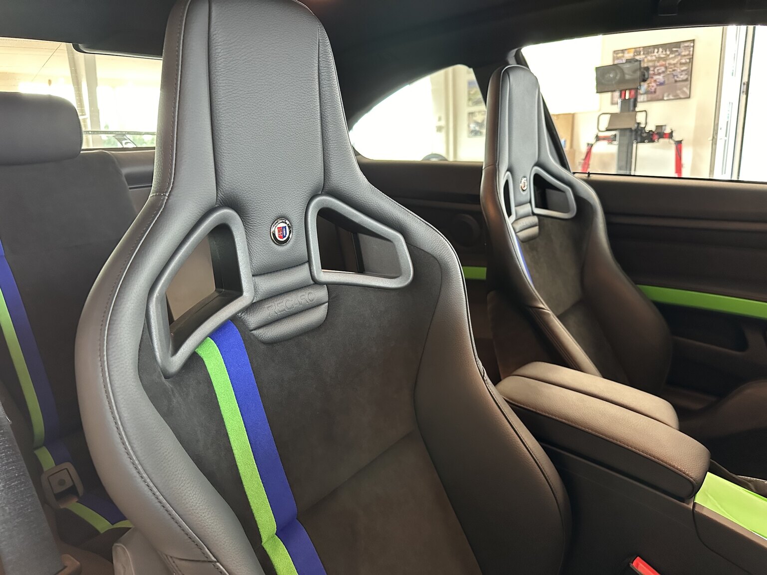Innenraumfoto von 2013 ALPINA B3 GT3