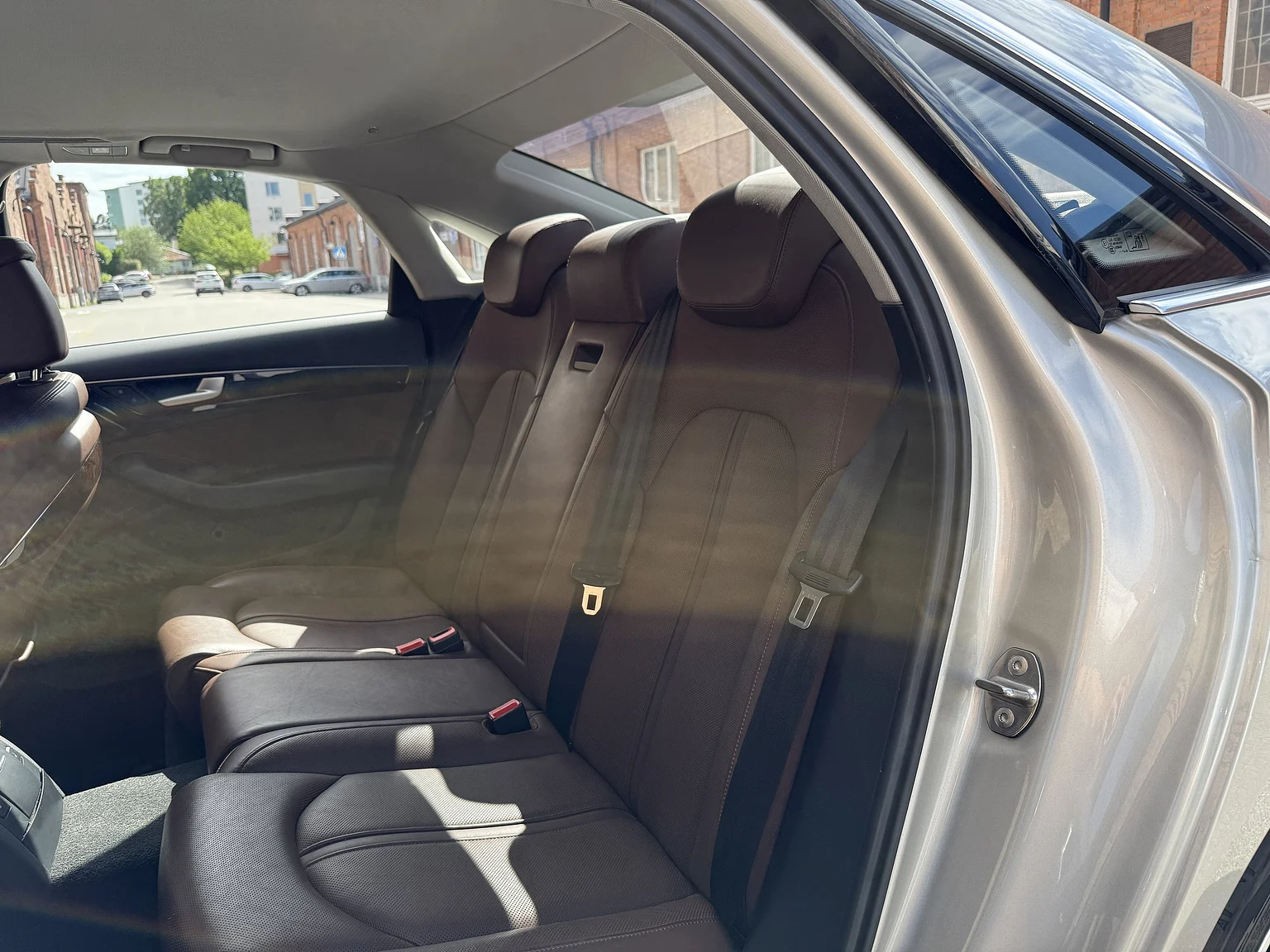 Innenraumfoto von 2014 Audi A8 4.0 TFSI (65)