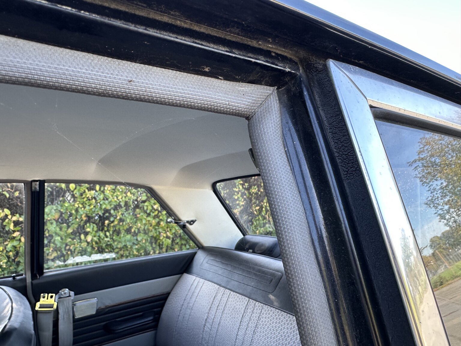 Interior image of 1965 Ford Taunus 17M (28)