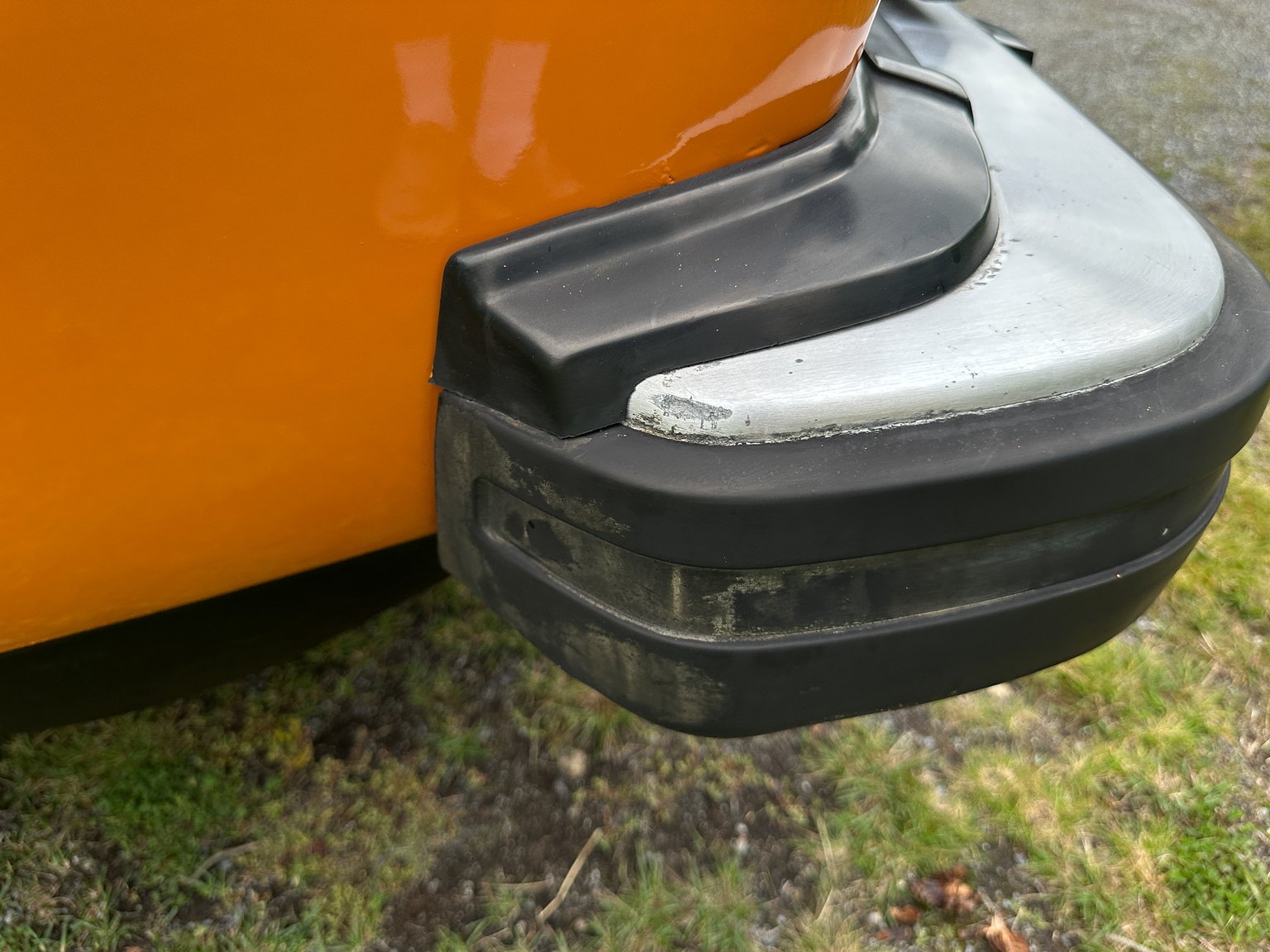 Exteriörbild på 1974 Volvo 142 2.0