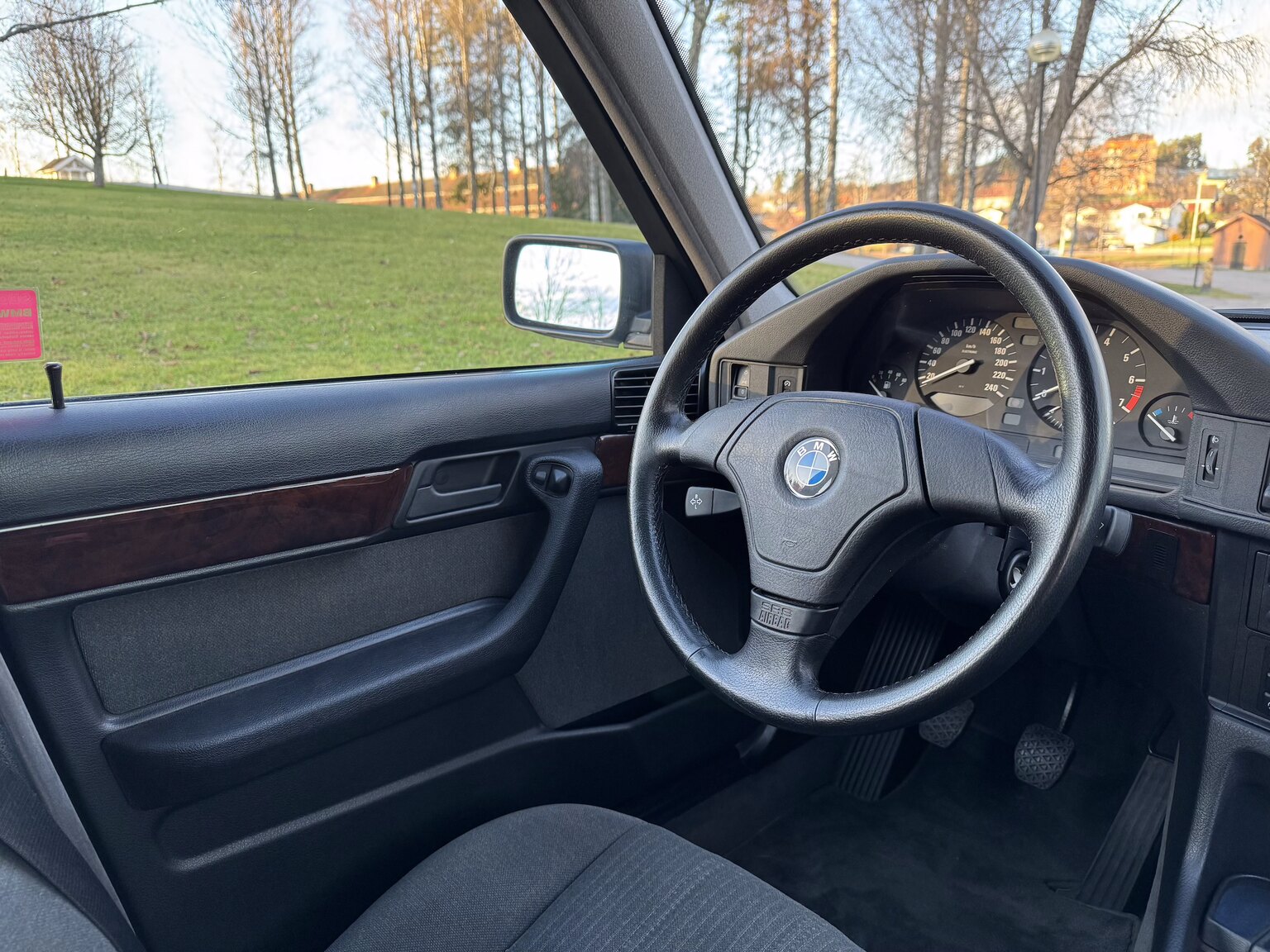 Interior image of 1996 BMW 520i Touring
